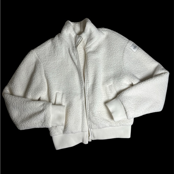 ALO Yoga Women's Cream Teddy Waist Legth Sherpa jacket - Picture 1 of 9